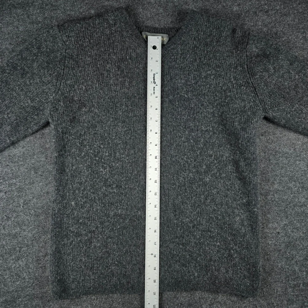 Vtg Banana Republic Women's Grey Lambswool V Neck Sweater Knit Pullover Size M